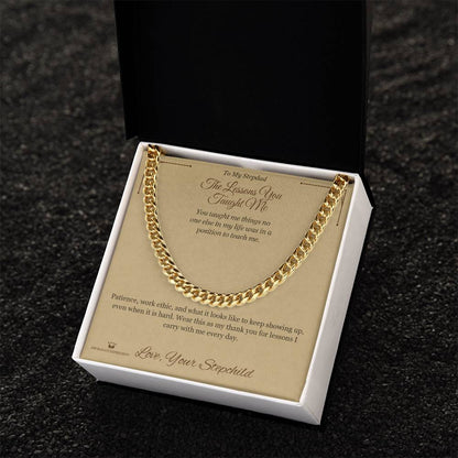 Close-up detail of the cuban link chain for brother